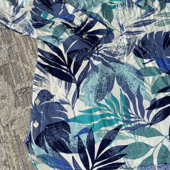 WOMENS Tropical Leaf Print half Button-Up Shirt S NWOT - Picture 4 of 7